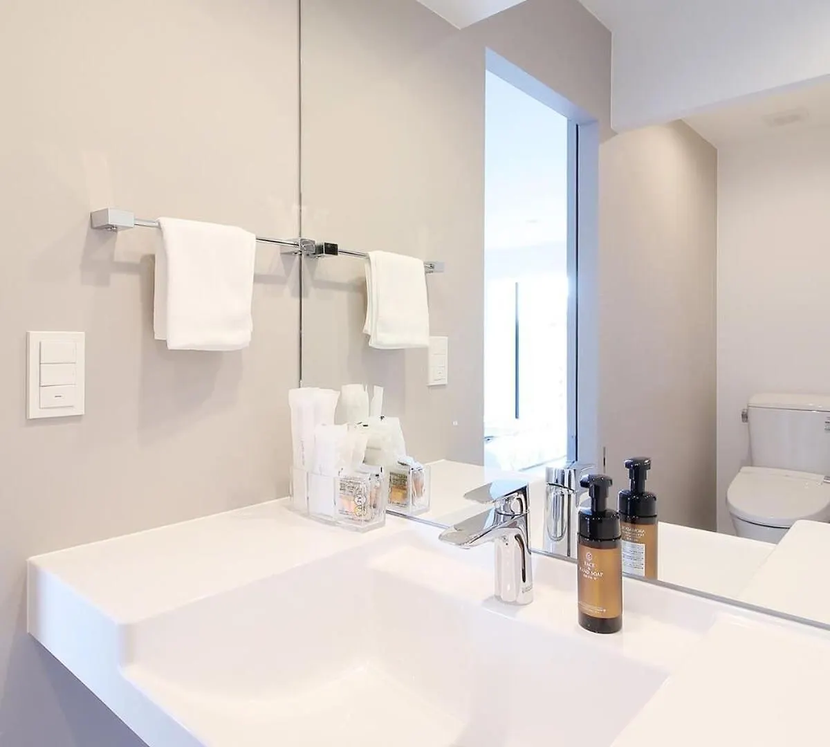 Bhotel Heiwaodori 101 - Exquisite Room For 6Ppl Near Peacepark Hiroshima 0*,  Japan